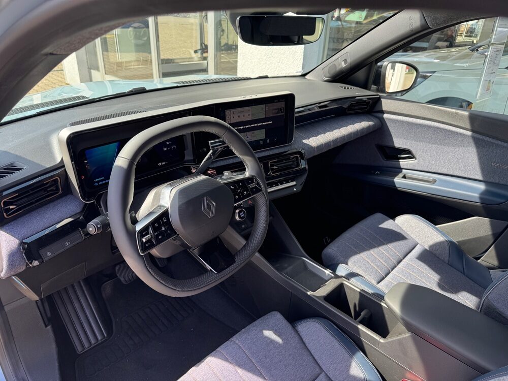 Renault 4 E-Tech Comfort Range techno